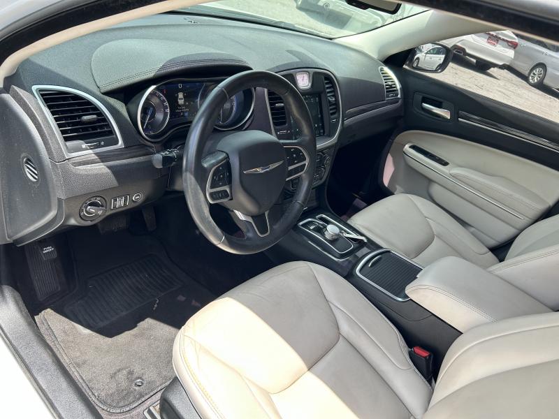 2018 Chrysler 300 C photo 6