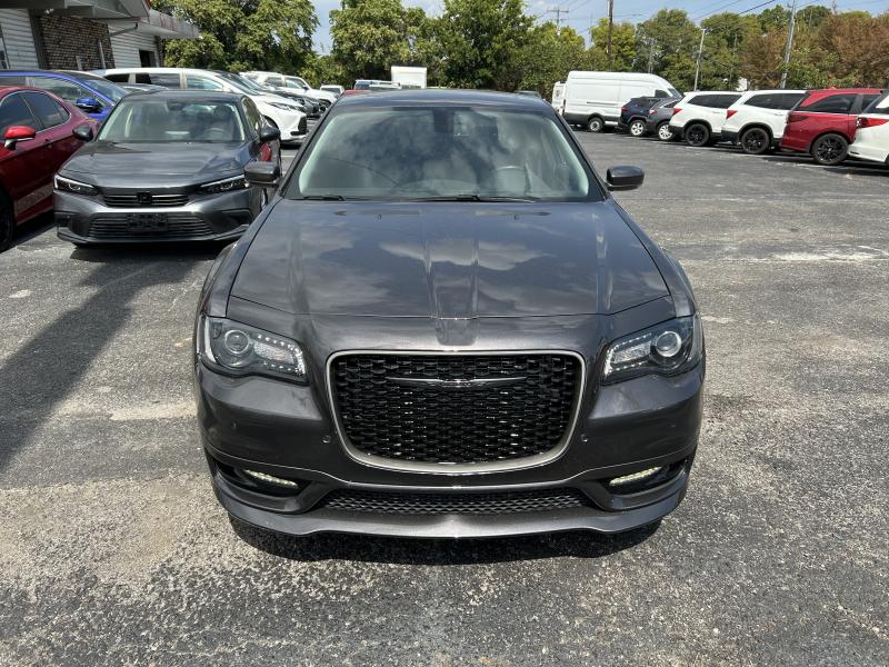 2022 Chrysler 300 Touring L photo 2