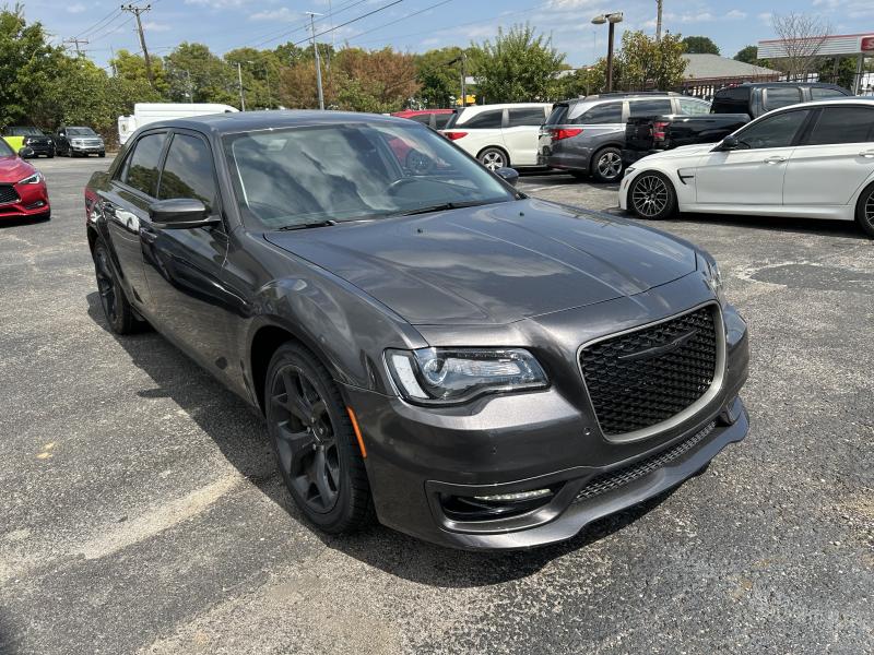 2022 Chrysler 300 Touring L photo 3