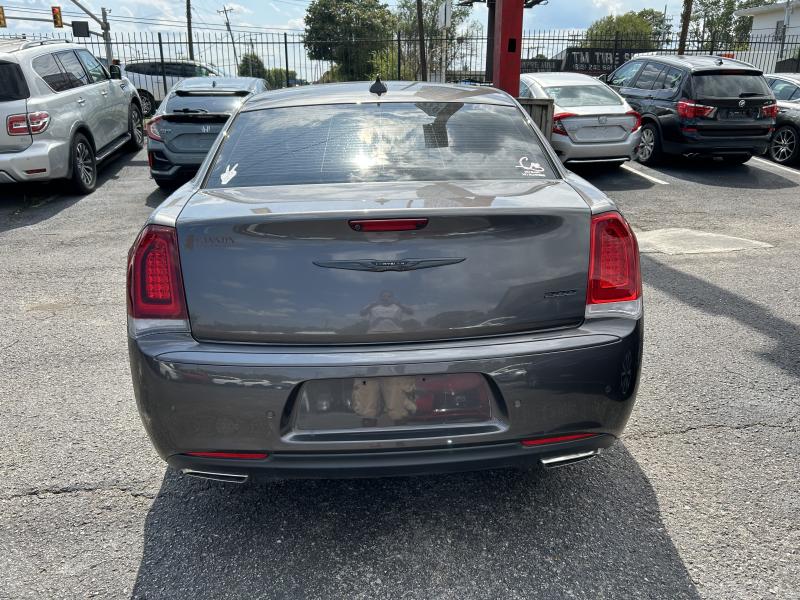 2022 Chrysler 300 Touring L photo 5